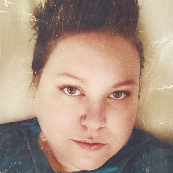 Meet your Posher, Mel - Picture 1 of 1